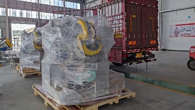 又有兩臺滾噴機(jī)發(fā)貨啦！航空緊固件客戶訂購