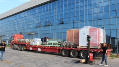 再發(fā)三套設(shè)備—刷膠機(jī)、噴砂磷化線、表面處理生產(chǎn)線