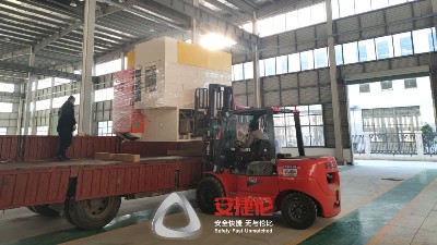 自動噴膠機(jī)40型不愧是爆款，再發(fā)上海電梯橡塑配件客戶