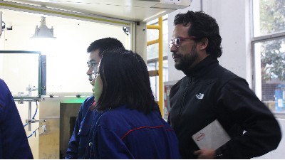 美國汽車減震公司先鋒再次拜訪，預購安捷倫智能噴膠設備！