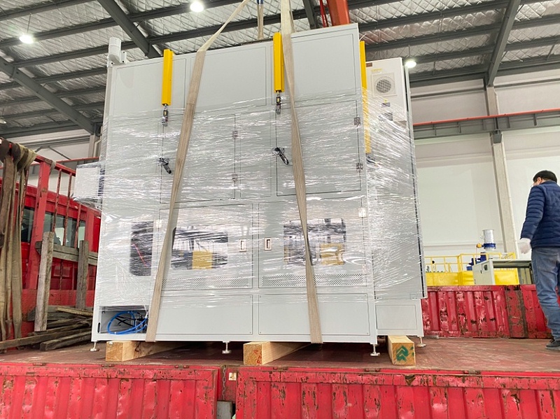 特瑞堡外圓自動(dòng)滾涂機(jī)發(fā)貨5