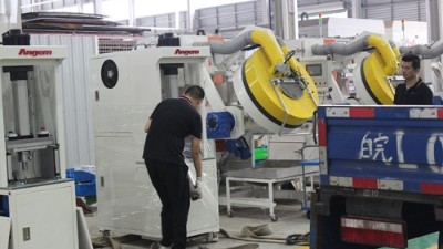 為安徽寧國汽車橡膠減震客戶 成功交付襯套自動(dòng)縮徑機(jī)