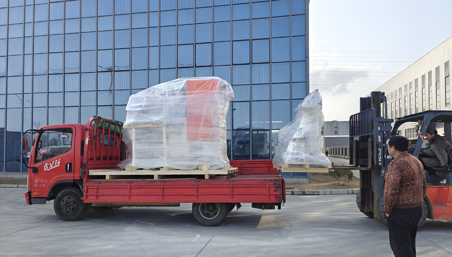 再獲四川老客戶訂單  PR90自動滾噴機順利發(fā)運