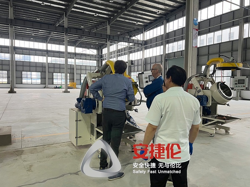 自動滾噴機(jī) (2)